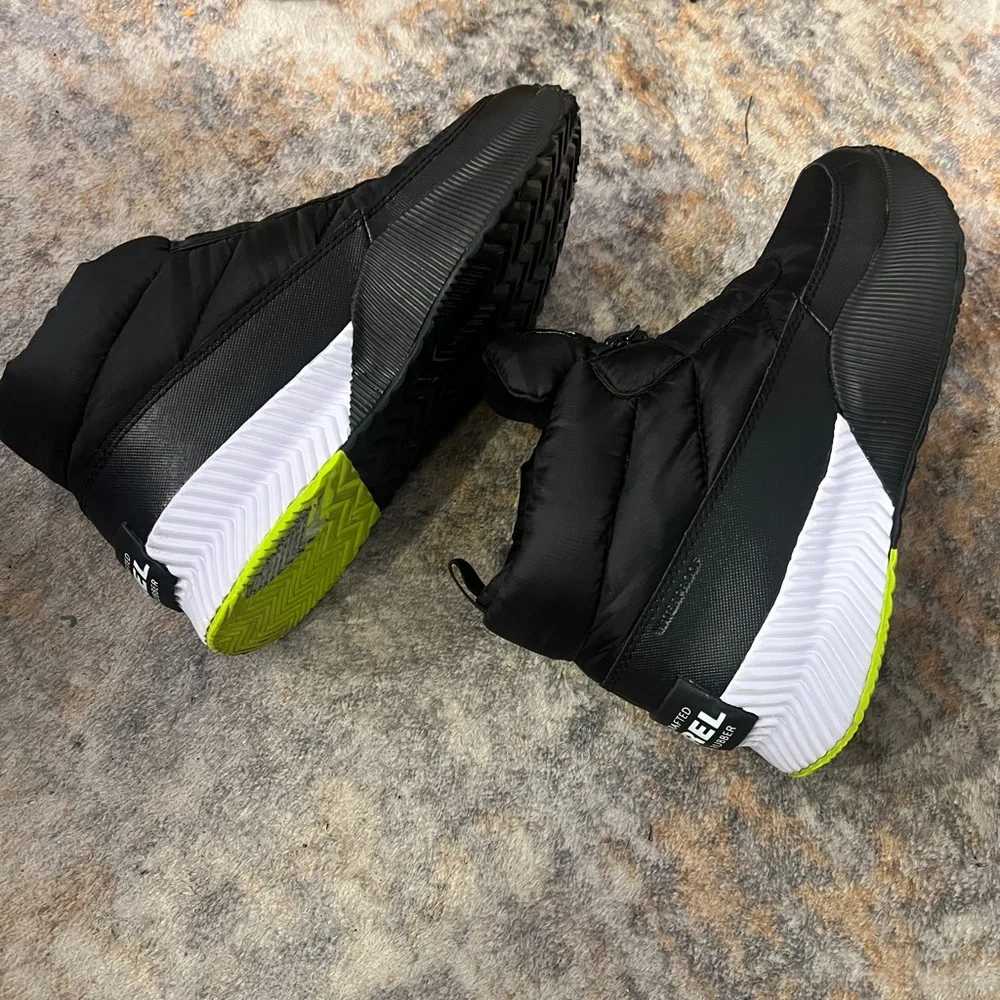 Sorel Out N About™ III Puffy Zip Black/White 6.5